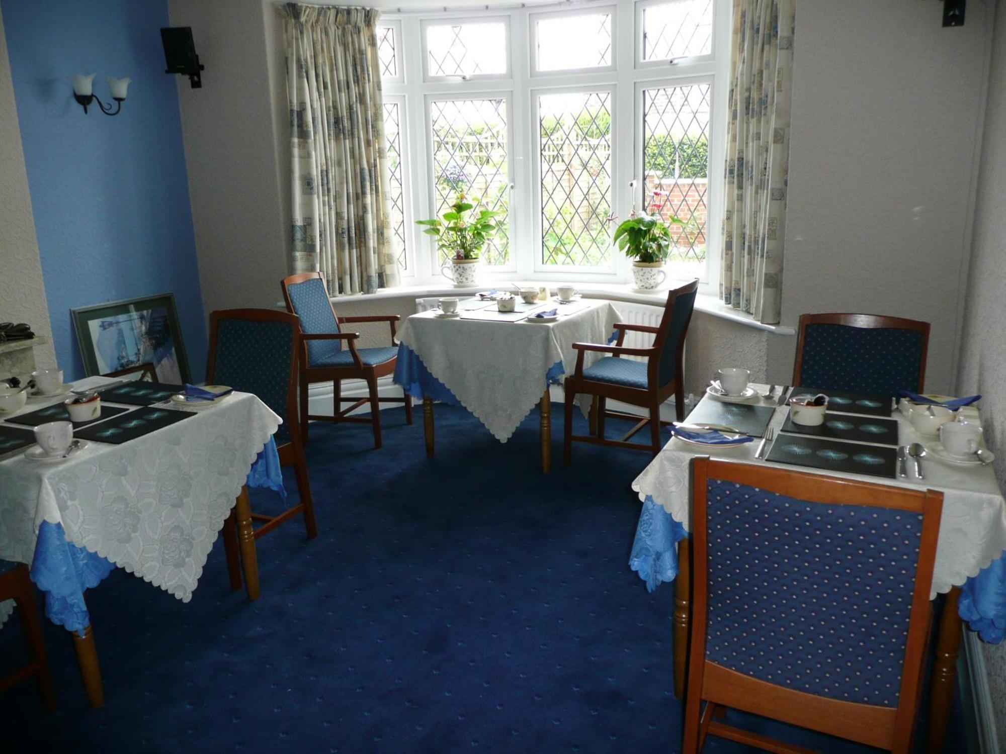 Cherry Blossom Guest House Уитби Экстерьер фото