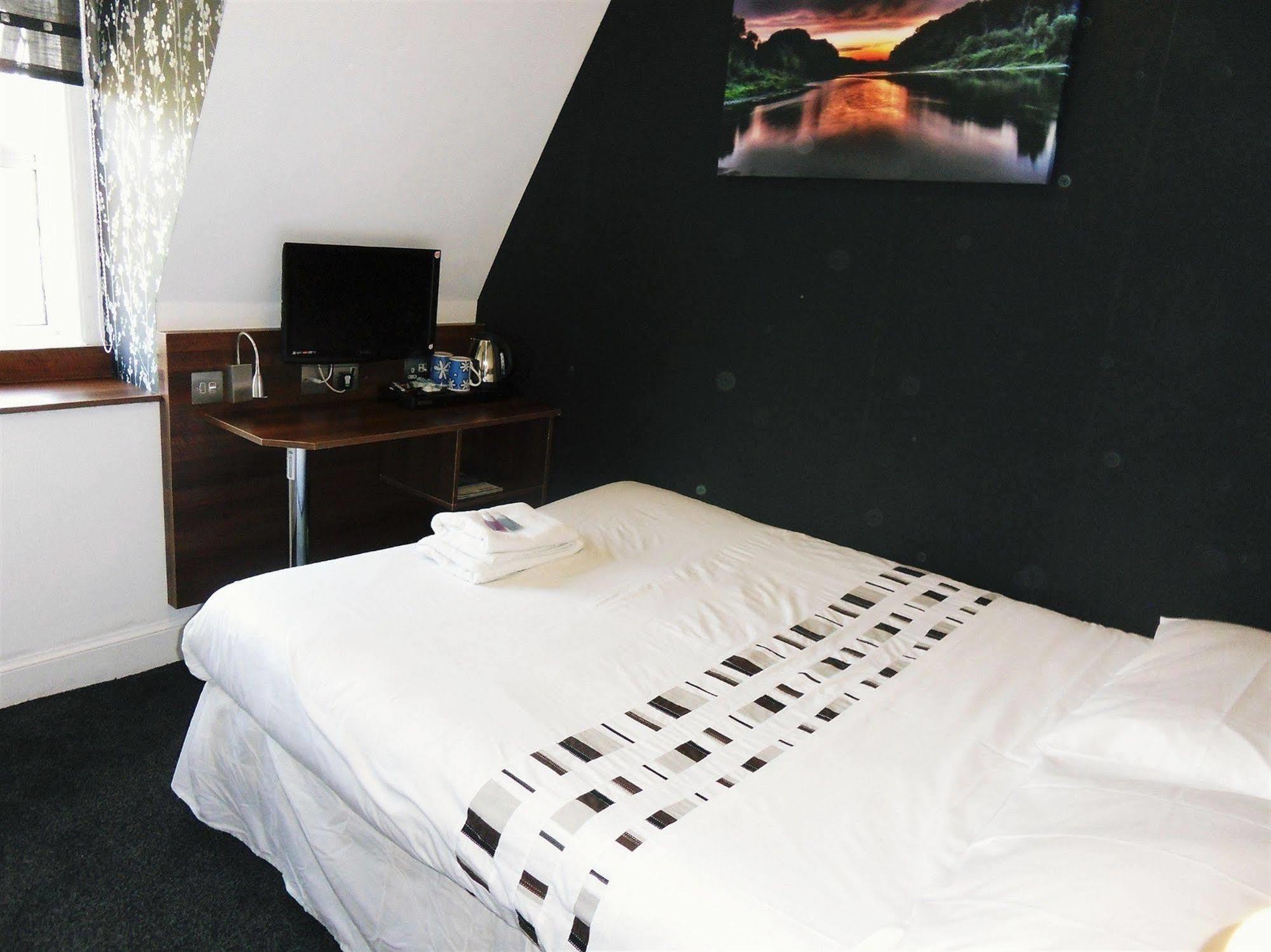 Cherry Blossom Guest House Уитби Экстерьер фото