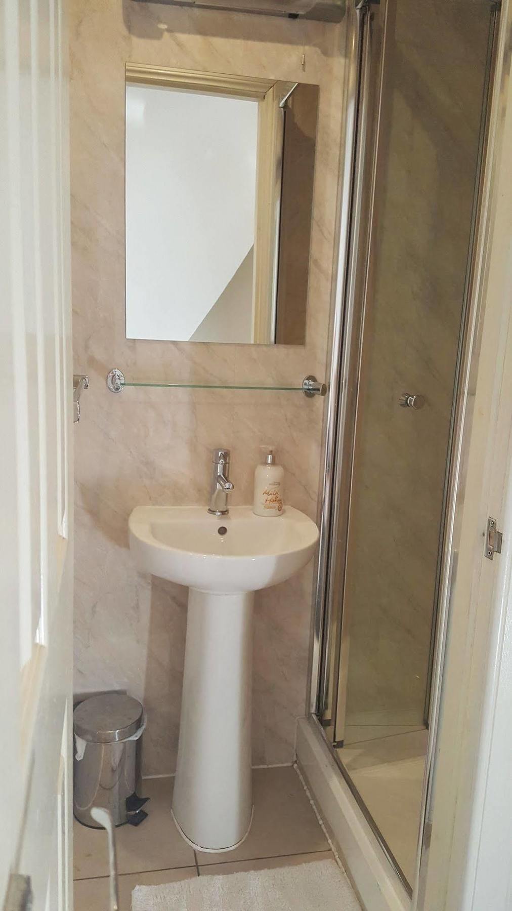 Cherry Blossom Guest House Уитби Экстерьер фото