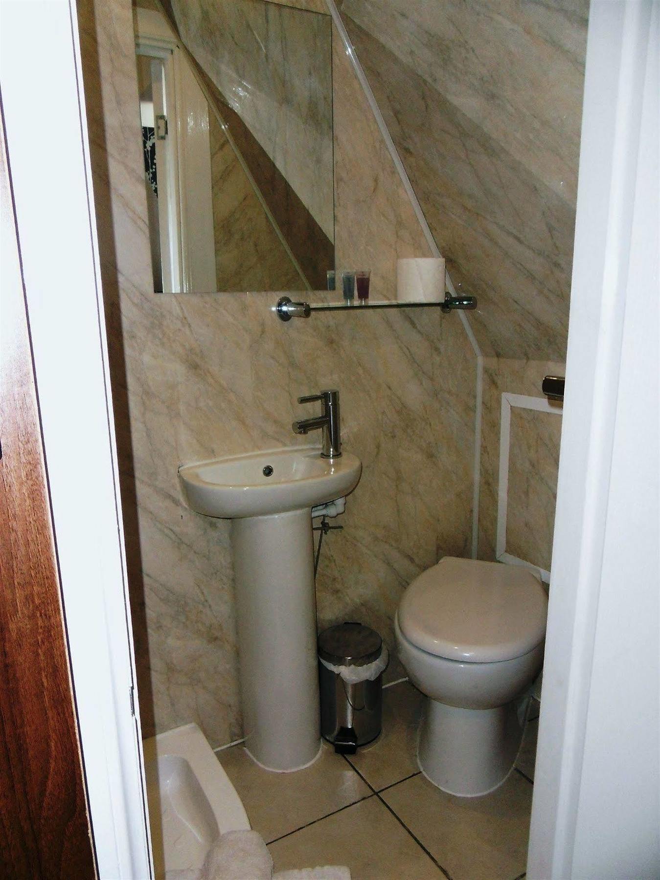 Cherry Blossom Guest House Уитби Экстерьер фото