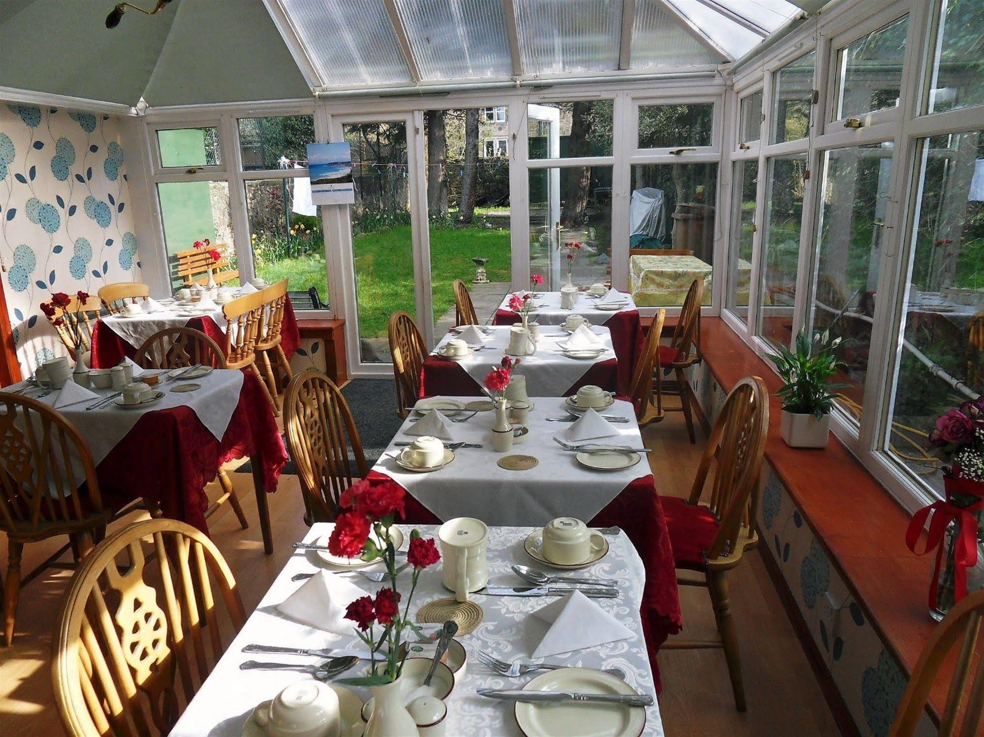 Cherry Blossom Guest House Уитби Экстерьер фото
