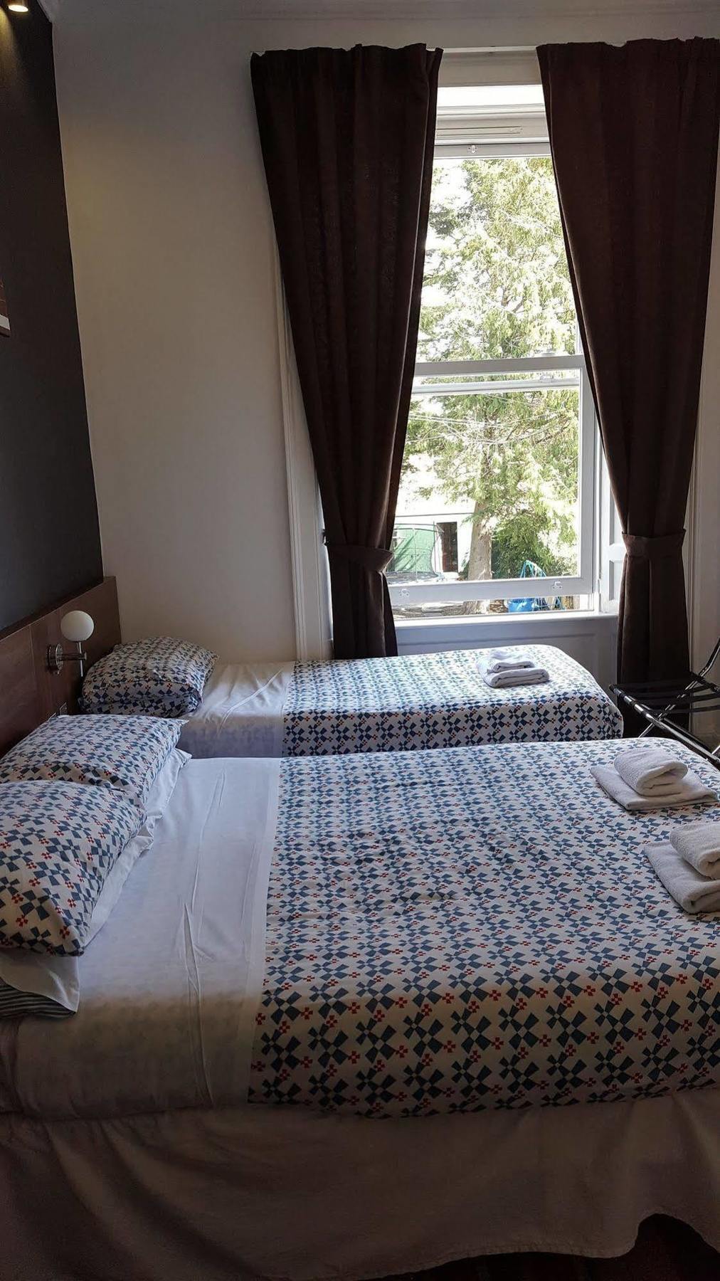 Cherry Blossom Guest House Уитби Экстерьер фото