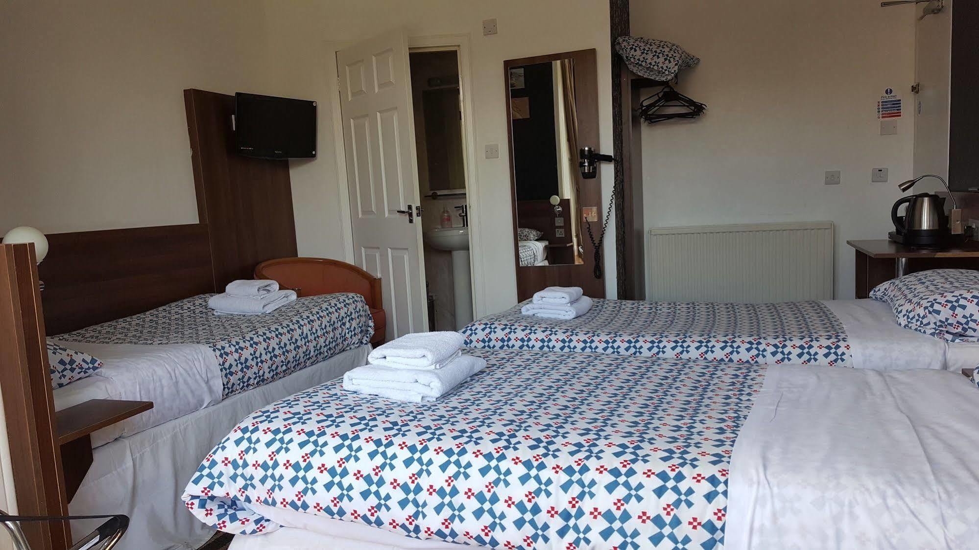 Cherry Blossom Guest House Уитби Экстерьер фото