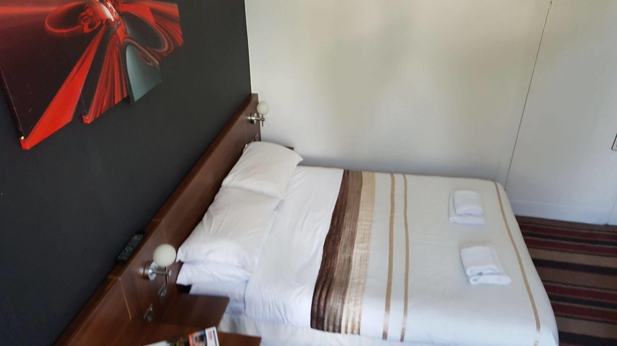 Cherry Blossom Guest House Уитби Экстерьер фото